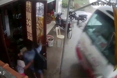 Lái ẩu như tài xế xe khách?