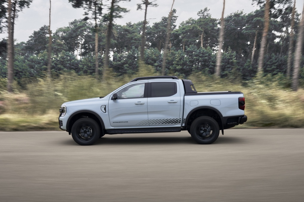 Ford Ranger có thêm phiên bản PHEV, chạy được 45km thuần điện - 3