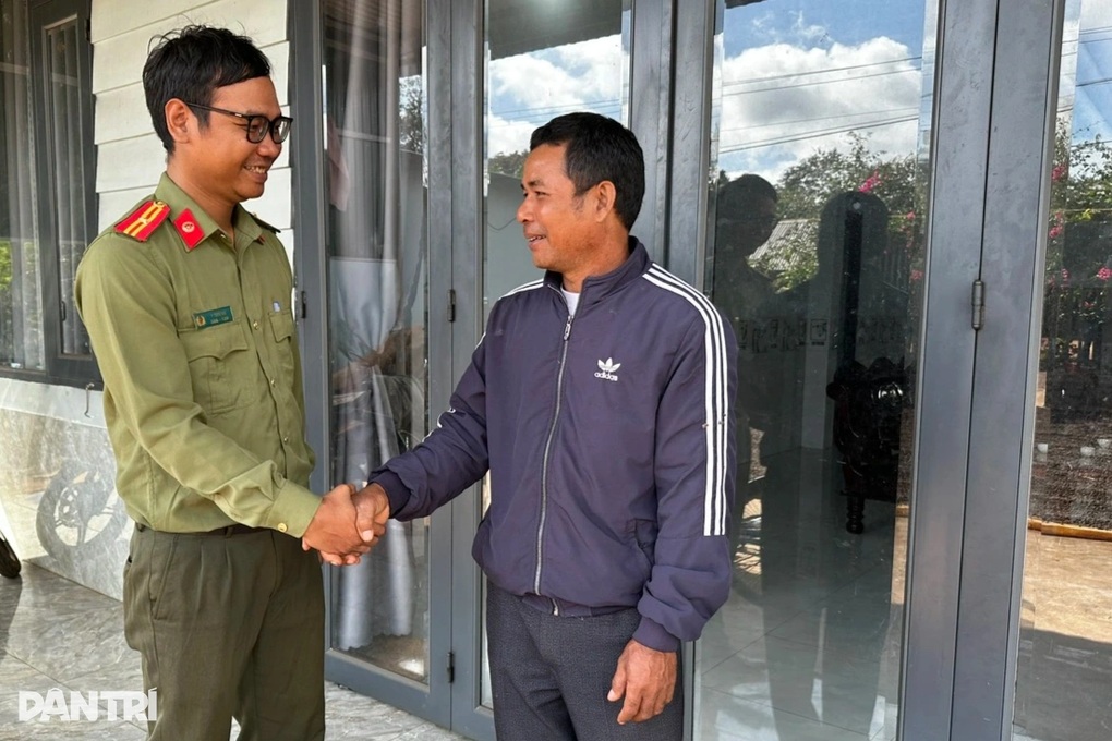 Người chưa có tài khoản và nơi khó khăn nhận quà 100.000 đồng như thế nào? - 1 Người chưa có tài khoản và nơi khó khăn nhận quà 100.000 đồng như thế nào? - 1