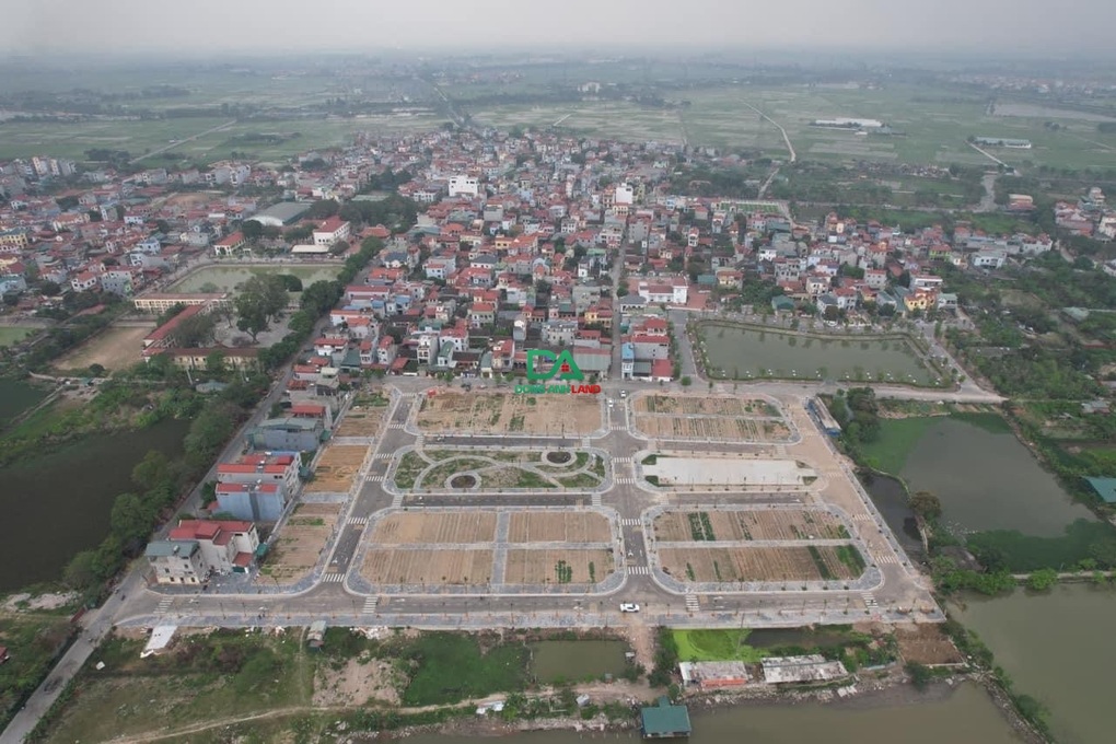 Hà Nội: Bất ngờ dừng tổ chức đấu giá 44 lô đất ở Đông Anh - 2 Hà Nội: Bất ngờ dừng tổ chức đấu giá 44 lô đất ở Đông Anh - 2