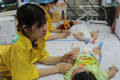 Vẫn căng thẳng vắc xin dịch vụ!