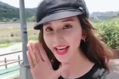 Khó nhận ra siêu mẫu Lâm Chí Linh trong loạt ảnh mới!