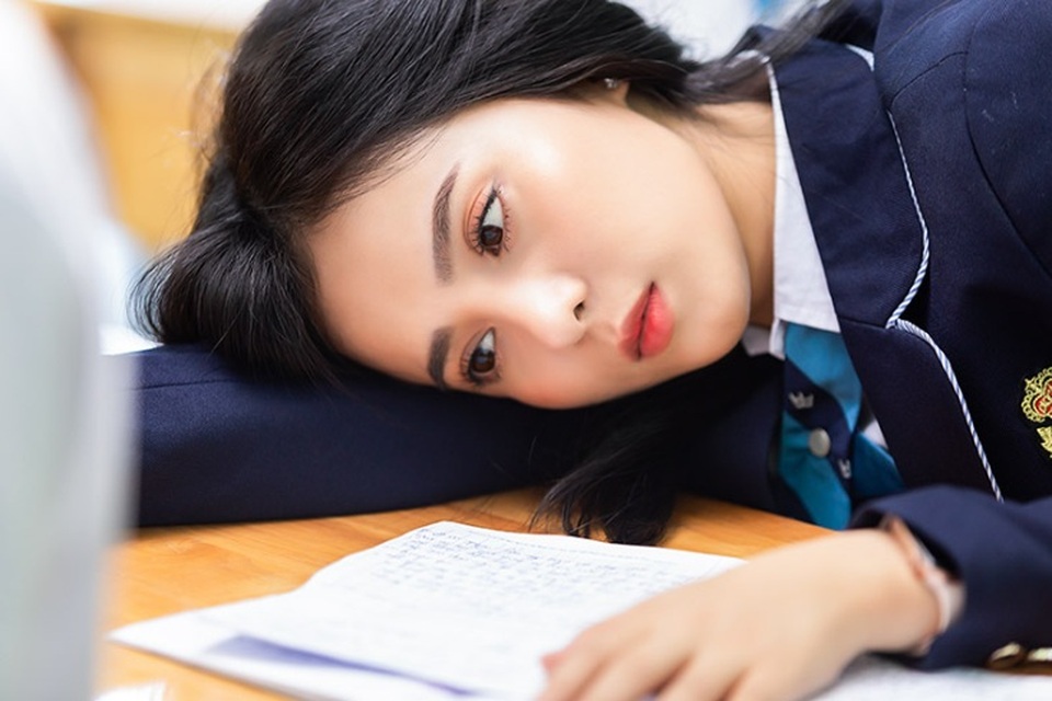 Nữ MC “đậm nét ngây thơ” gây sốt với ảnh đồng phục học sinh - 4 Nữ MC “đậm nét ngây thơ” gây sốt với ảnh đồng phục học sinh - 4