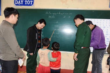 Bí thư Tỉnh ủy Gia Lai biểu dương sự hy sinh thầm lặng của các thầy cô giáo đỉnh BYầu