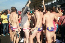 Trợ lý bộ trưởng Australia bị bắt vì mặc đồ lót in cờ Malaysia cổ vũ đua xe