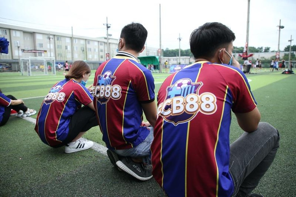 Nhìn lại trận cầu nảy lửa giữa FC Barca và MU Việt Nam, hứa hẹn đêm chung kết làm ‘nức lòng’ người hâm mộ - 1 Nhìn lại trận cầu nảy lửa giữa FC Barca và MU Việt Nam, hứa hẹn đêm chung kết làm ‘nức lòng’ người hâm mộ - 1
