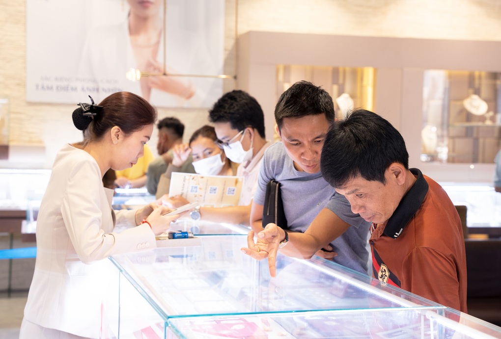 Chiến lược trọng tâm năm 2024 của PNJ - 4 Chiến lược trọng tâm năm 2024 của PNJ - 4
