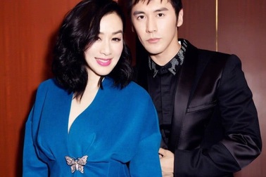 Chung Lệ Đề và chồng kém 12 tuổi hạnh phúc sánh đôi