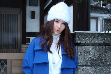 Diễm My 9x diện style sang chảnh đón tuyết xứ mặt trời mọc