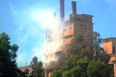 Nhà máy xi măng “tra tấn” hàng trăm hộ dân