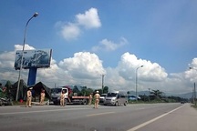 Cảnh sát lập hàng loạt chốt chặn bắt nghi phạm sát hại 4 bà cháu