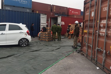 Khởi tố điều tra lô hàng 21 tấn sữa nhập khẩu có dấu hiệu trái phép