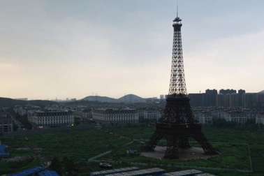 Paris hoa lệ của Trung Quốc được ví như thành phố ma