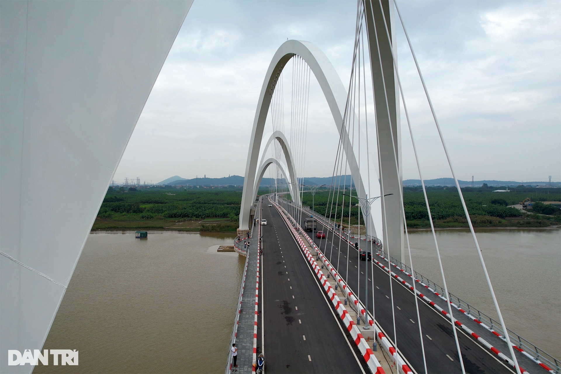 Ngắm cầu vòm thép hình tượng rồng cao nhất Việt Nam - 11 Ngắm cầu vòm thép hình tượng rồng cao nhất Việt Nam - 11