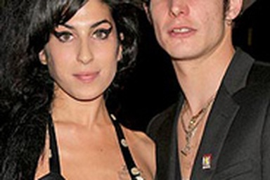 Chồng Amy Winehouse phải quay lại nhà tù