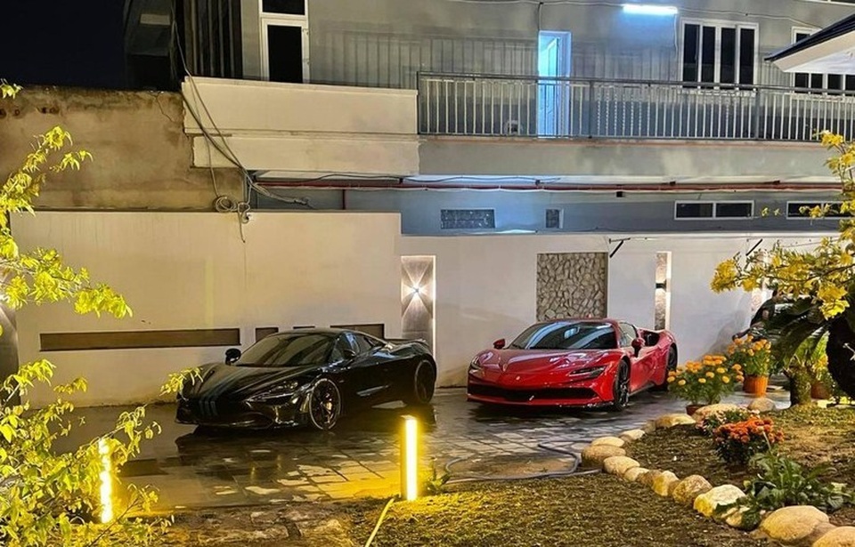 Bên trong garage siêu xe hoành tráng của giới đại gia Việt - 5 Bên trong garage siêu xe hoành tráng của giới đại gia Việt - 5
