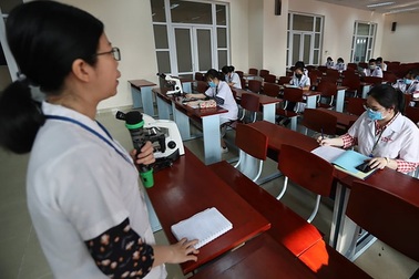 Trường cho SV đi học trở lại sau khi ca F1, F2 đều âm tính với Covid-19