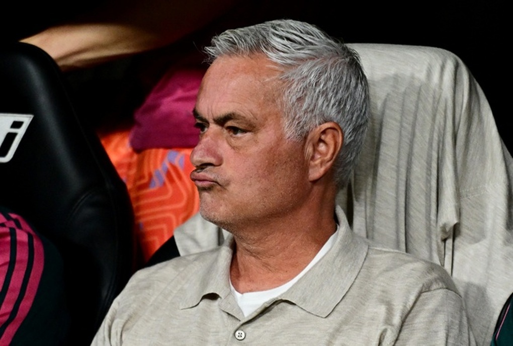 HLV Mourinho lên tiếng sau khi Messi từ giã đội tuyển Argentina - 2