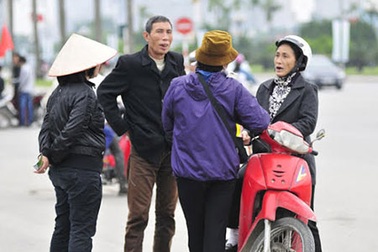 Giá vé “chợ đen” trận Việt Nam-Malaysia tăng chóng mặt