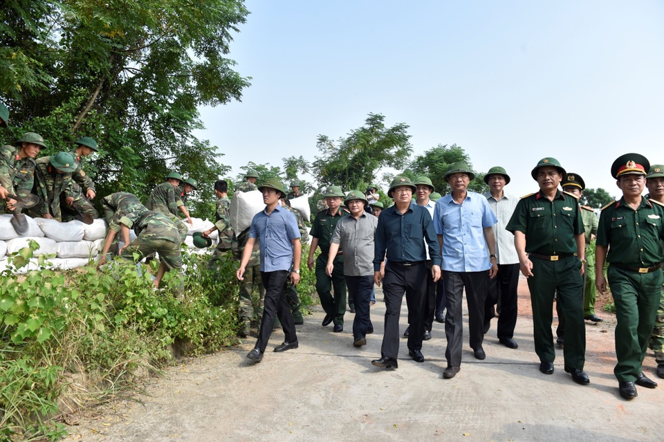 Tiếc thương người luôn đi đầu trong công tác tìm kiếm cứu nạn - 3 Tiếc thương người luôn đi đầu trong công tác tìm kiếm cứu nạn - 3