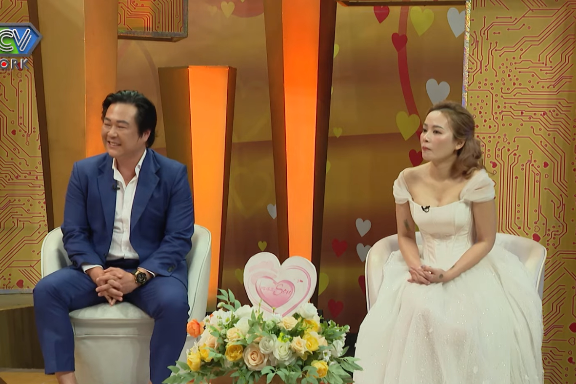 នៅពេលជួបគ្នាដំបូង ម្តាយនៅលីវភ្លាមៗចូលចិត្តអ្នកបើកបរយន្តហោះប្រុសអាយុ 8 ឆ្នាំ - 2 Lần đầu gặp mặt, mẹ đơn thân đã thích ngay nam phi công hơn 8 tuổi - 2