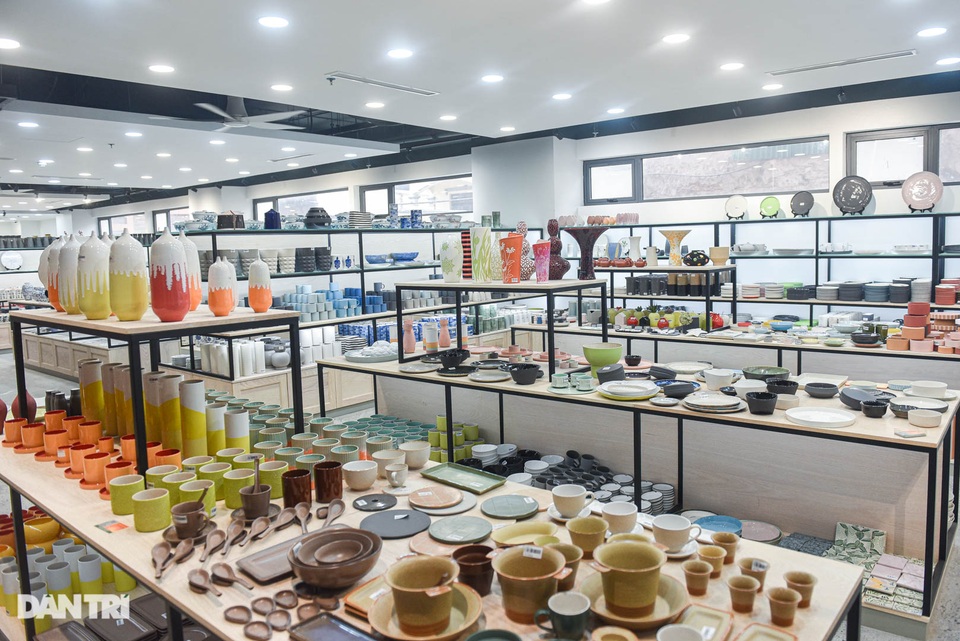 Cận cảnh nhà gốm trăm tỷ với thiết kế độc lạ tại làng cổ Bát Tràng - 9 Cận cảnh nhà gốm trăm tỷ với thiết kế độc lạ tại làng cổ Bát Tràng - 9