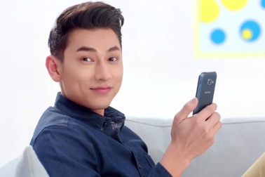 Isaac lần đầu khoe “người ấy” khiến fan thích thú