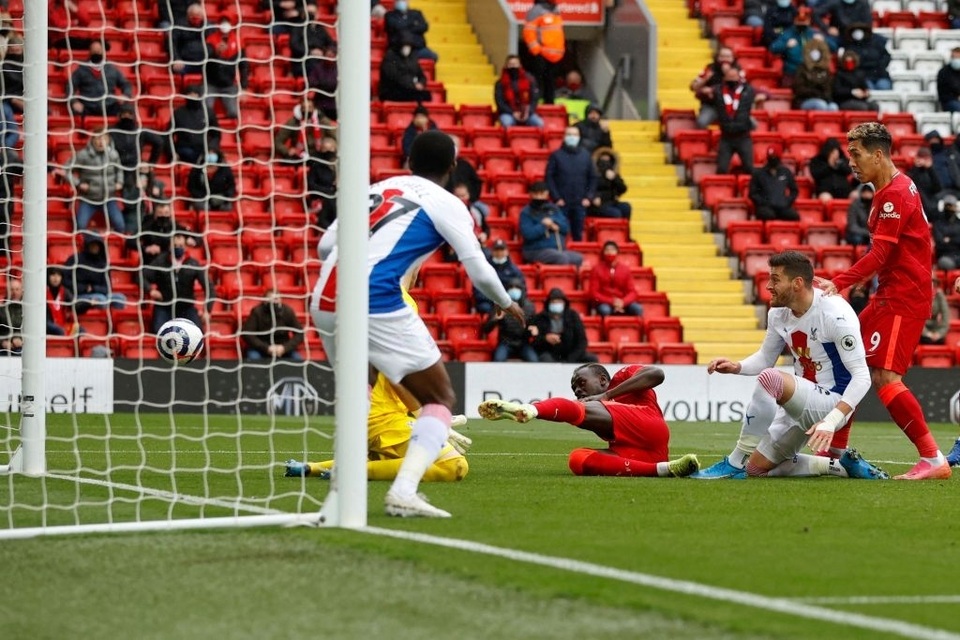 Liverpool 2-0 Crystal Palace: Cú đúp của Mane đưa The Kop vào top 3 - 12 Liverpool 2-0 Crystal Palace: Cú đúp của Mane đưa The Kop vào top 3 - 12