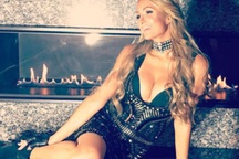 Paris Hilton phủ nhận tin đồn nâng ngực