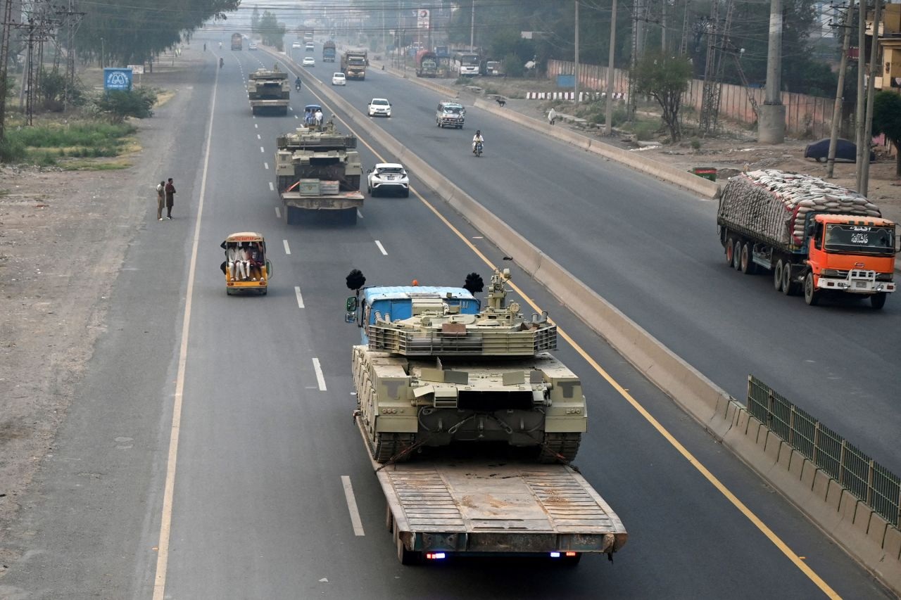 Thế giới kêu gọi Ấn Độ - Pakistan ưu tiên hòa bình - 1