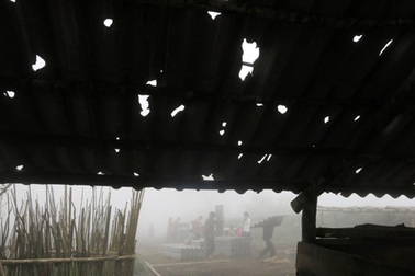 Mưa đá khủng khiếp tại Mường Khương: Bản nghèo thêm nỗi gieo neo