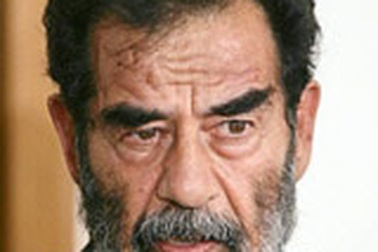 Saddam viết hồi ký trong ngục