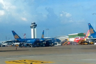 Kiểm soát viên không lưu: Quyền lực “tối thượng”, năng lực hạn chế?