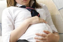 Người nghi làm nữ sinh lớp 8 sinh con đang bị tạm giữ ở vụ án khác