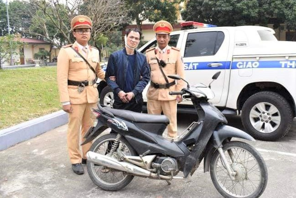 Khởi tố đối tượng vừa ra tù cướp xe máy của nữ sinh giữa ban ngày - 1 Khởi tố đối tượng vừa ra tù cướp xe máy của nữ sinh giữa ban ngày - 1