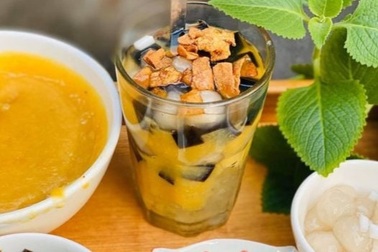 Nấu chè đậu xanh - món quà tuổi thơ