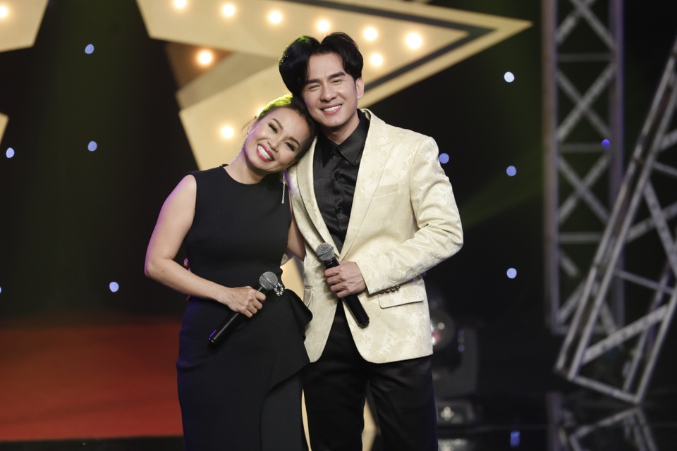 Đan Trường bất ngờ hôn Cẩm Ly và tiết lộ bí mật chưa bao giờ kể - 6 Đan Trường bất ngờ hôn Cẩm Ly và tiết lộ bí mật chưa bao giờ kể - 6