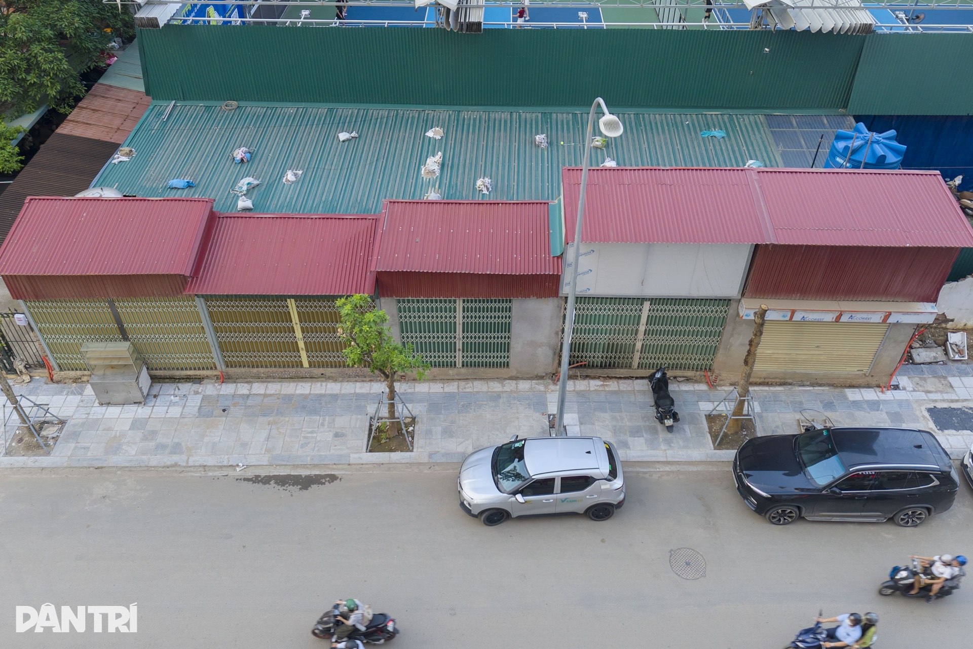 Hàng loạt căn nhà dị dạng mọc lên sau dự án mở đường ở Hà Nội - 7