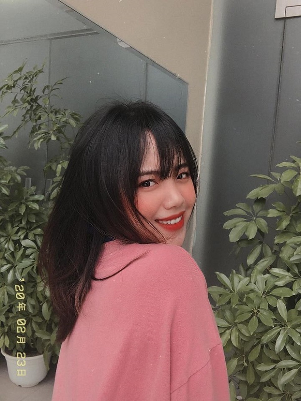 Cô gái bất ngờ nổi tiếng với danh xưng chị tổng đài - 2 Cô gái bất ngờ nổi tiếng với danh xưng chị tổng đài - 2
