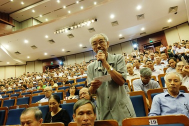 Sự tác động của con người là nguy hại nhất cho hệ sinh thái Sơn Trà