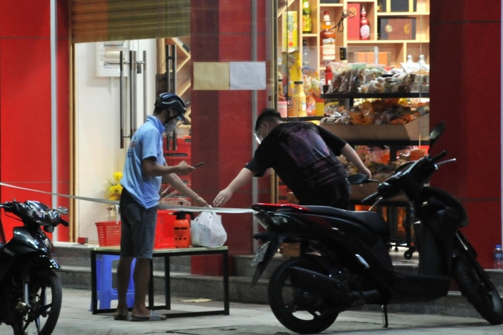 Quận Nhất Cần Thơ cách ly xã hội: Ra ngõ là cán bộ hỏi đi đâu - 9 Quận Nhất Cần Thơ cách ly xã hội: Ra ngõ là cán bộ hỏi đi đâu - 9