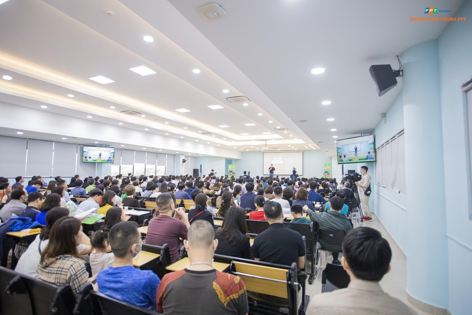 Tuổi 15 con cần tự lập để trở thành công dân toàn cầu - 1 Tuổi 15 con cần tự lập để trở thành công dân toàn cầu - 1