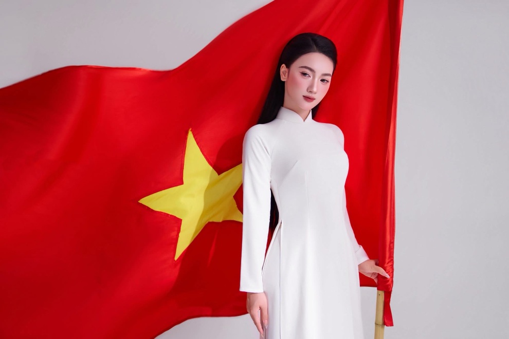 Á khôi người Dao gây sốt với bộ ảnh lấy cảm hứng từ “Mưa đỏ” - 8 Á khôi người Dao gây sốt với bộ ảnh lấy cảm hứng từ “Mưa đỏ” - 8