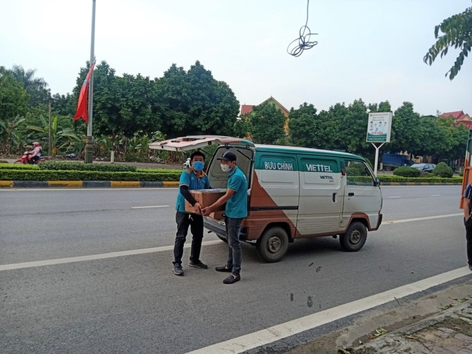 Cuộc họp đột xuất 2 tiếng đồng hồ và chuyến xe đặc biệt chở hàng về tâm dịch Sơn Lôi - Ảnh 4. Cuộc họp đột xuất 2 tiếng đồng hồ và chuyến xe đặc biệt chở hàng về tâm dịch Sơn Lôi - Ảnh 4.