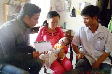 Quà nhân ái tiếp tục đến với bé Lê Uyên Nhi