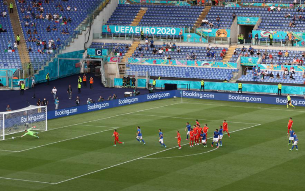 Đội tuyển Italia khiến khán giả bật cười vì pha dàn xếp siêu dị - 3