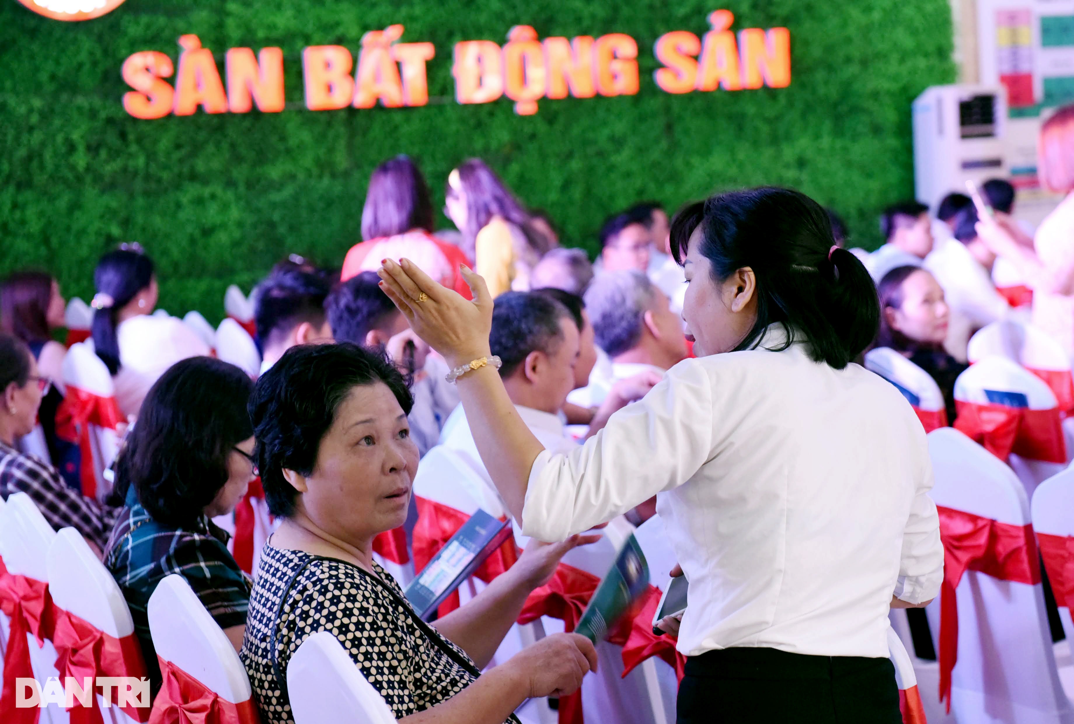 Xử lý môi giới bất động sản rao bán bát nháo như thế nào? - 1 Xử lý môi giới bất động sản rao bán bát nháo như thế nào? - 1