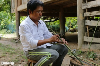 Chuyện tình đẹp về cây sáo tơm của người Khơ Mú
