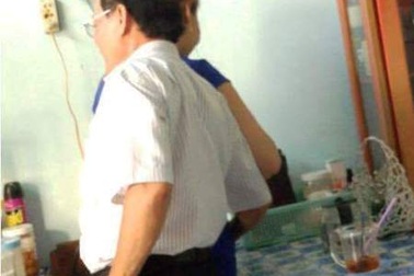 Vụ quàng tay vào đùi nữ tạp vụ: Đề nghị khiển trách Phó Giám đốc Sở VH-TT&DL