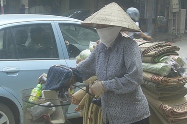 Miền Trung nắng nóng kéo dài, thời tiết nguy hiểm trên biển